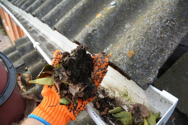 Cost of Seamless Gutter Cleaning in Keller